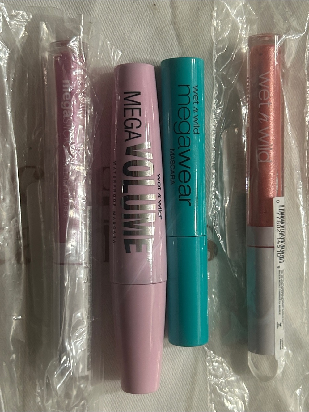wet n wild Full Sizes Pink Lip Gloss and Black Mascara Bundle NWT